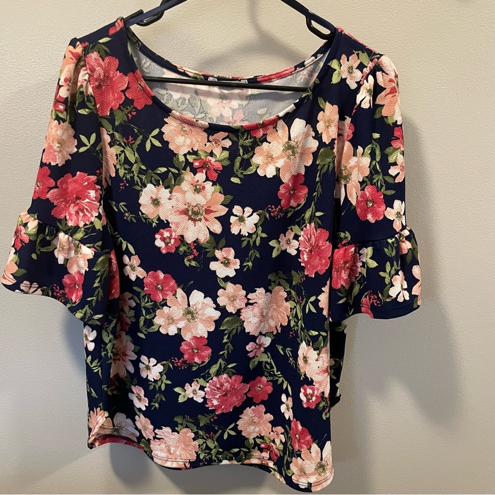 Floral peplum sleeve blouse